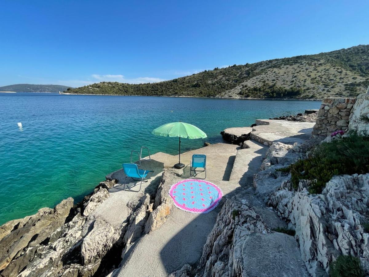 Apartman Emilija Vinišće Exterior foto