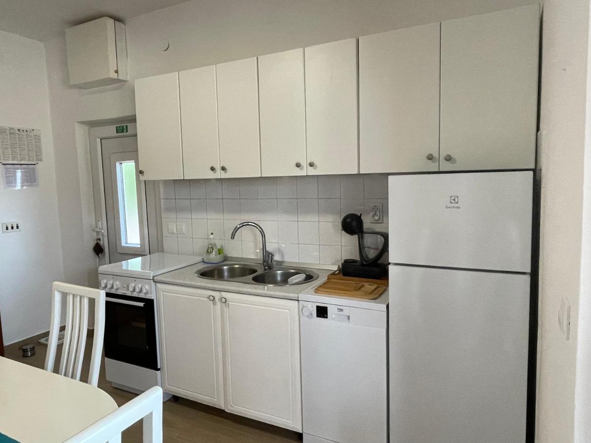 Apartman Emilija Vinišće Exterior foto