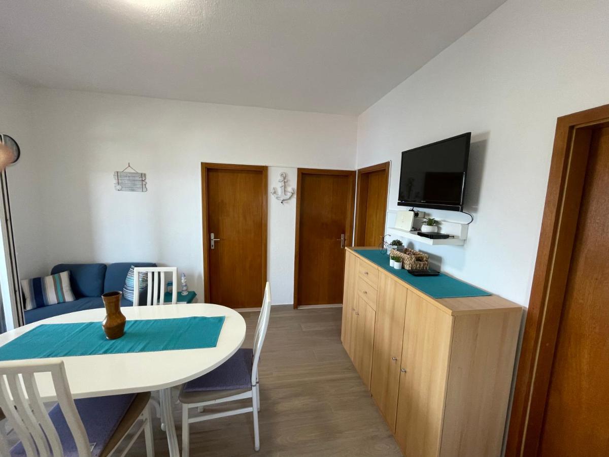 Apartman Emilija Vinišće Exterior foto